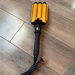 Triple Barrel Hair Waver